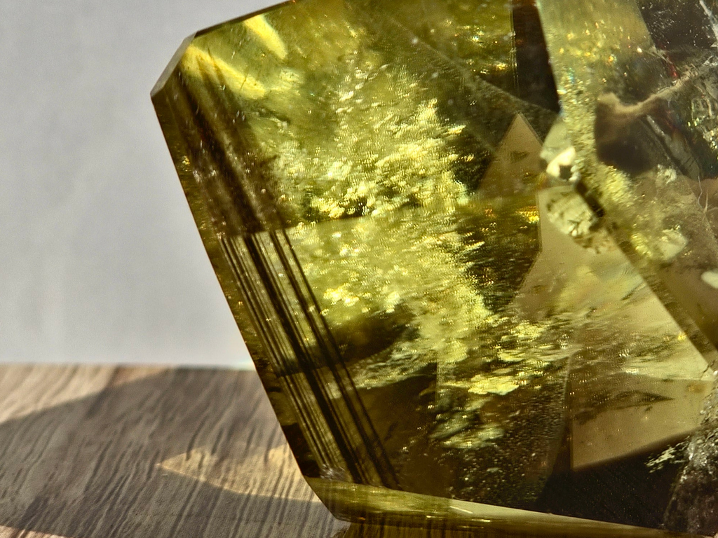Natural citrine (smoky zoning) with phantom inclusions and rainbow fractures
