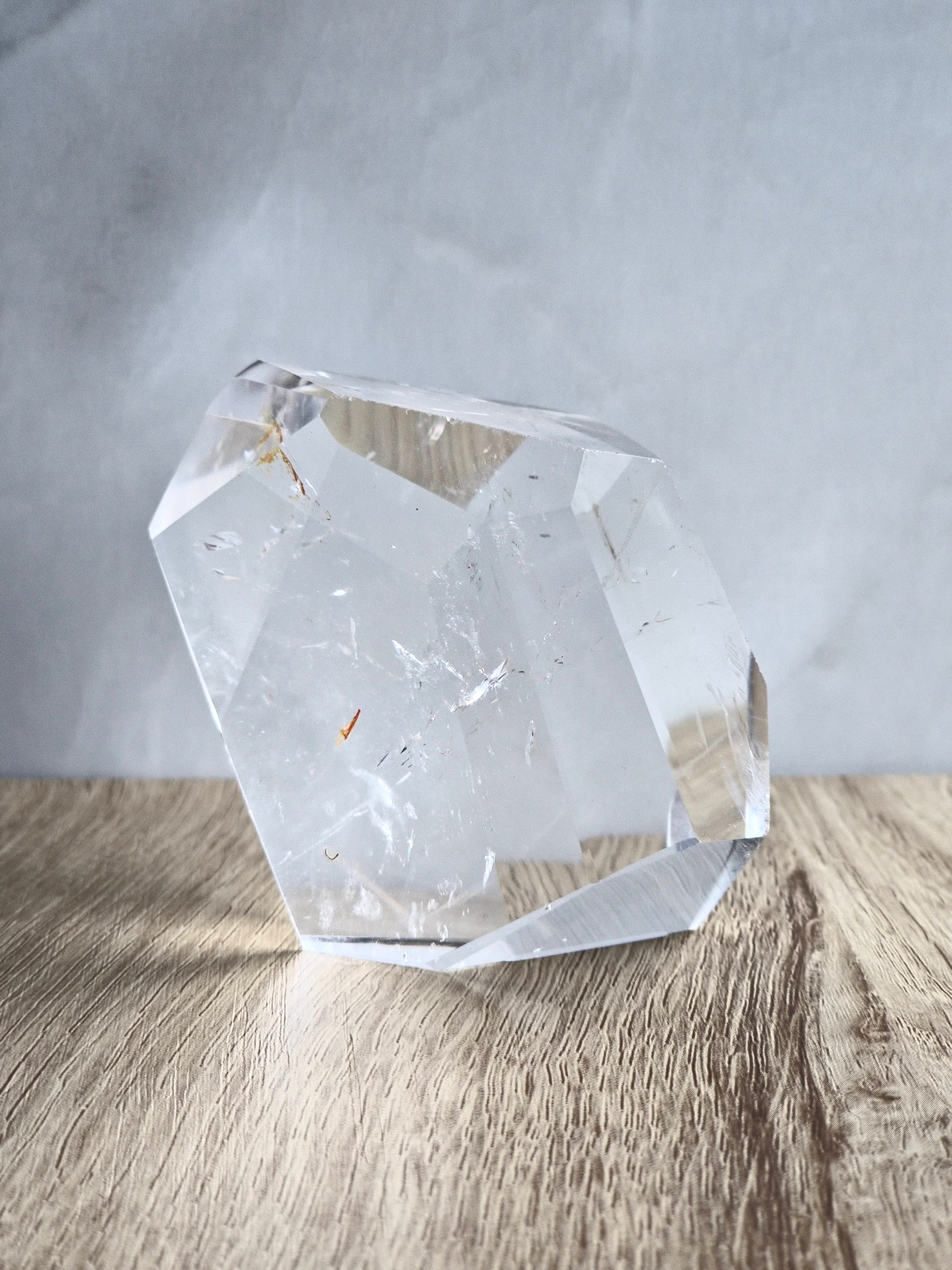Quartz freeform with small iron inclusion