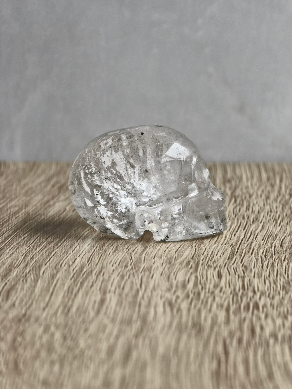 Quartz skull with chlorite inclusions