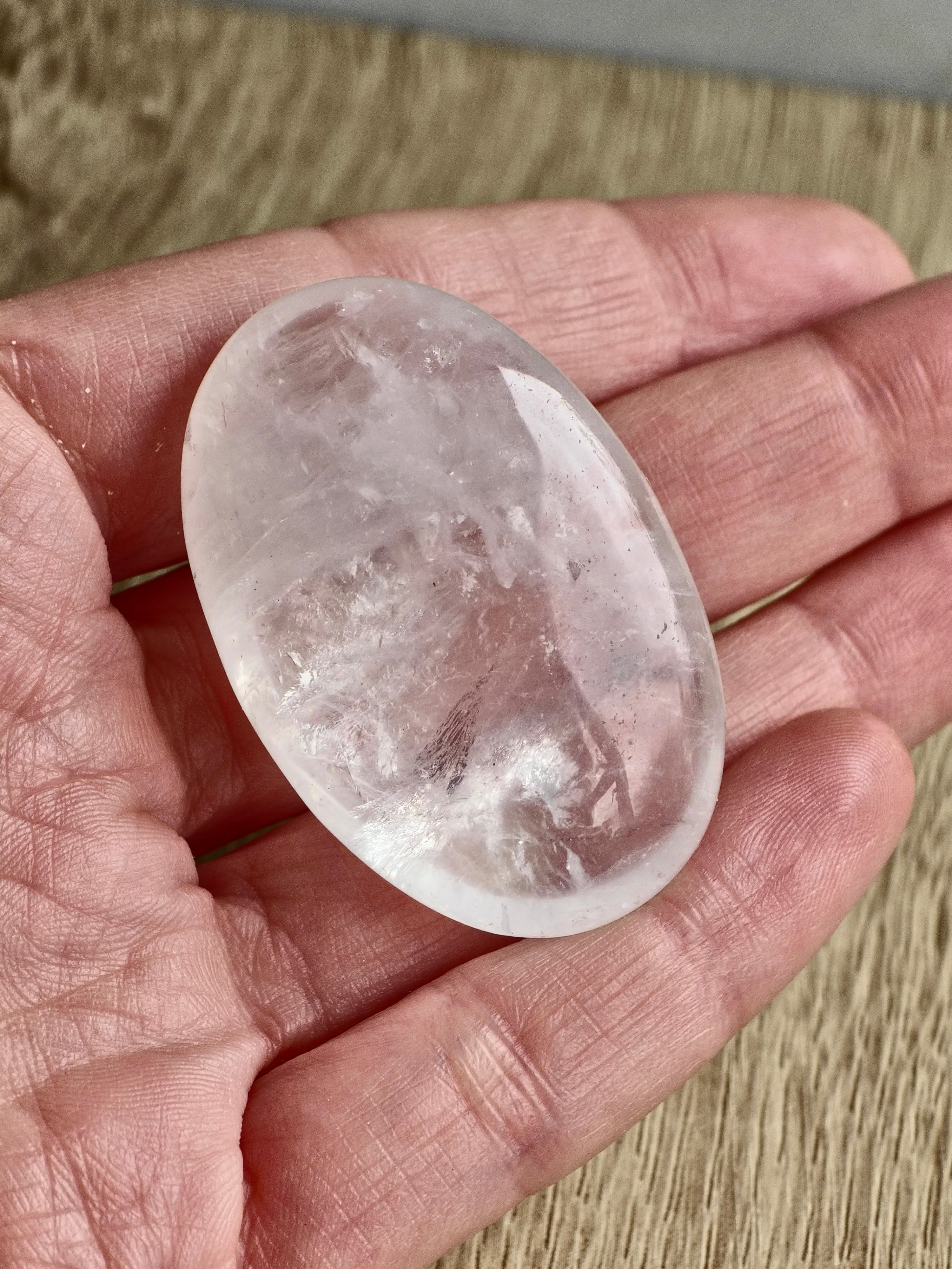 Quartz palmstone