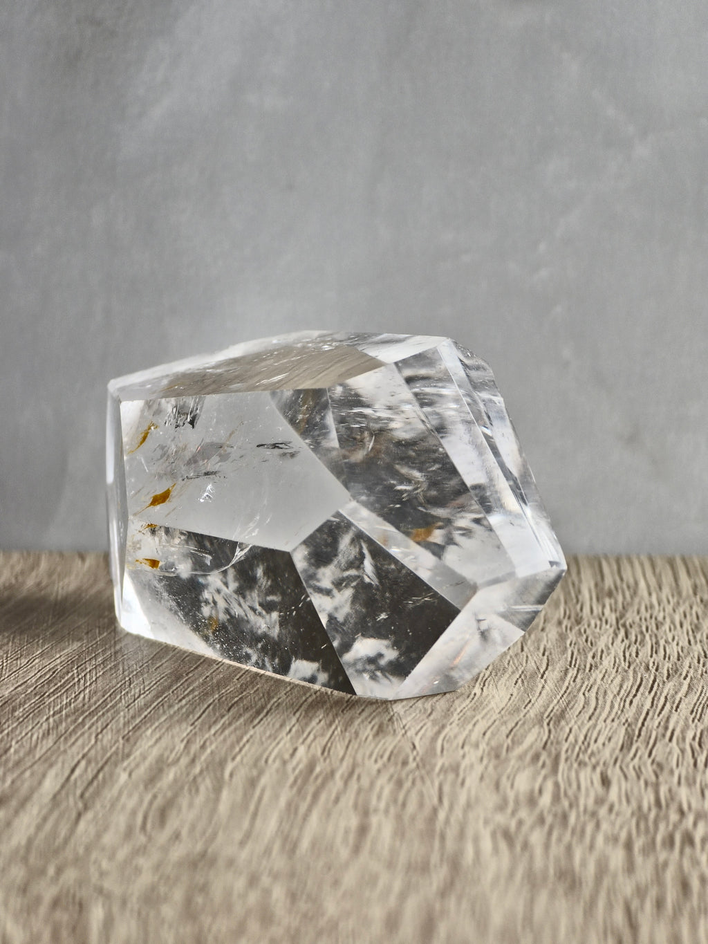 Quartz freeform with iron inclusions