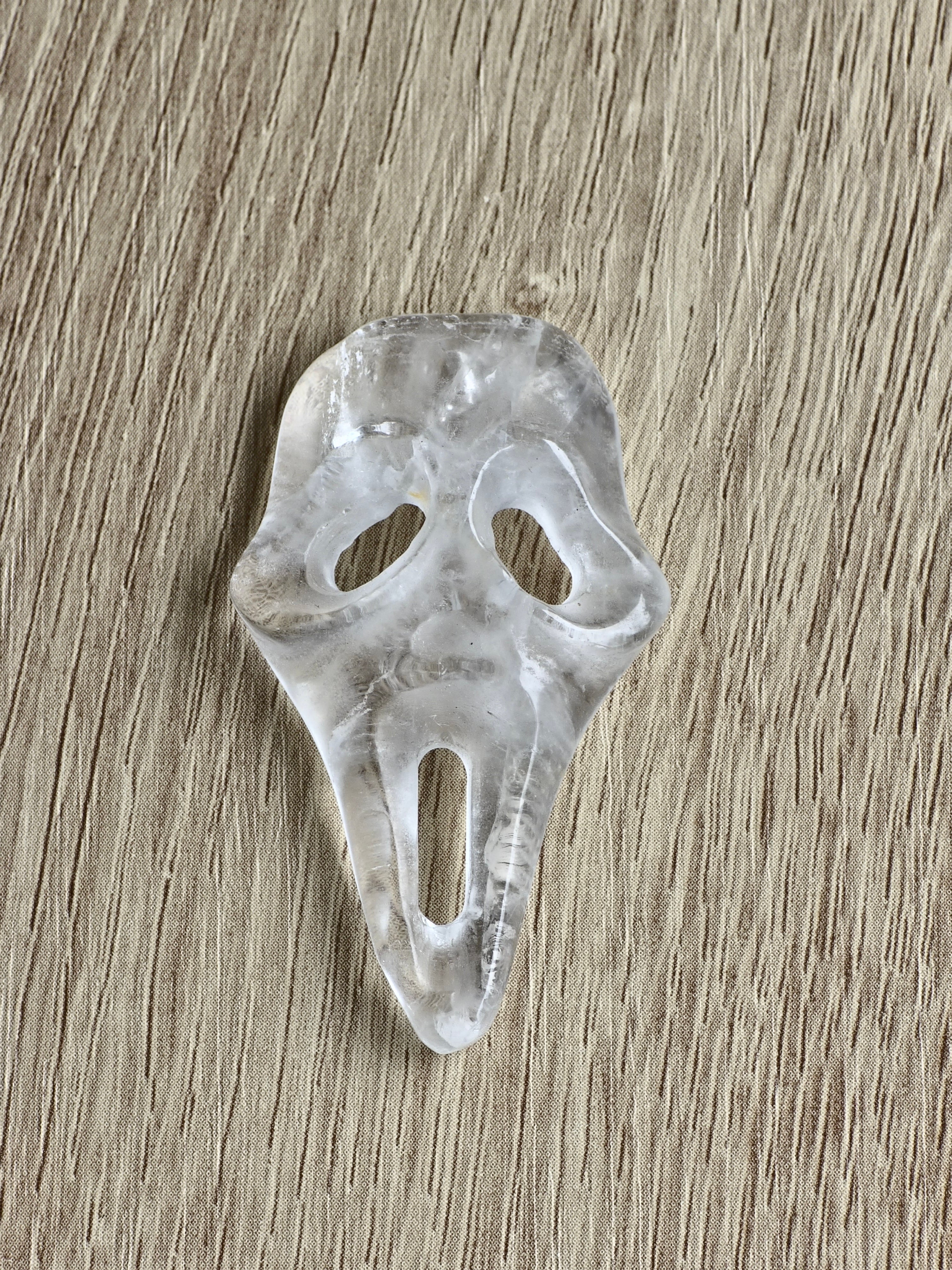 Quartz scream mask