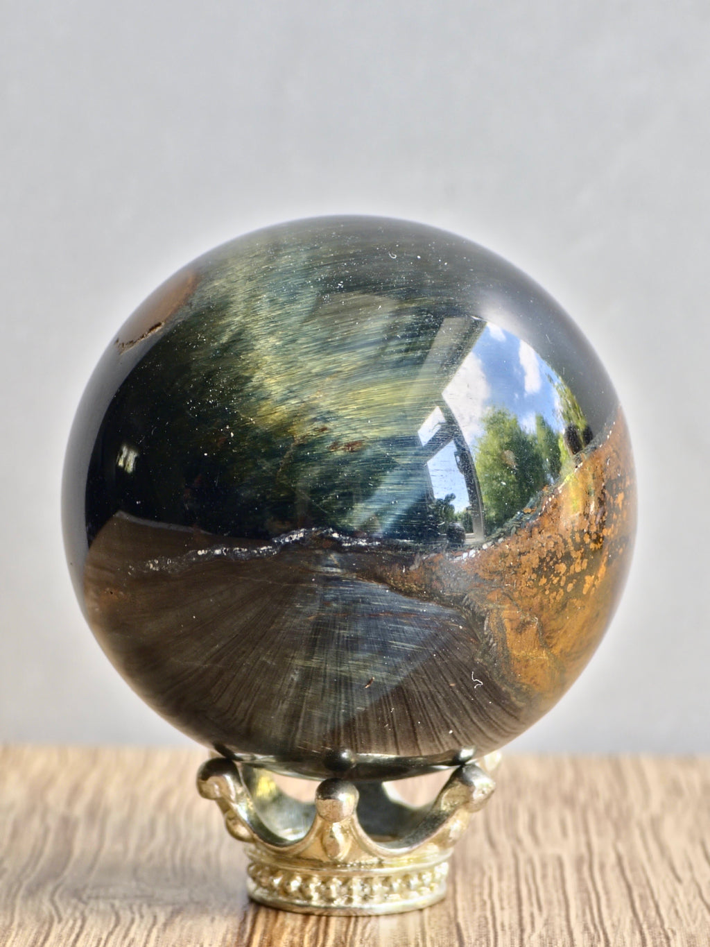 Blue Tiger’s Eye Sphere — Chatoyant Fibre Structure with Golden Core Feature