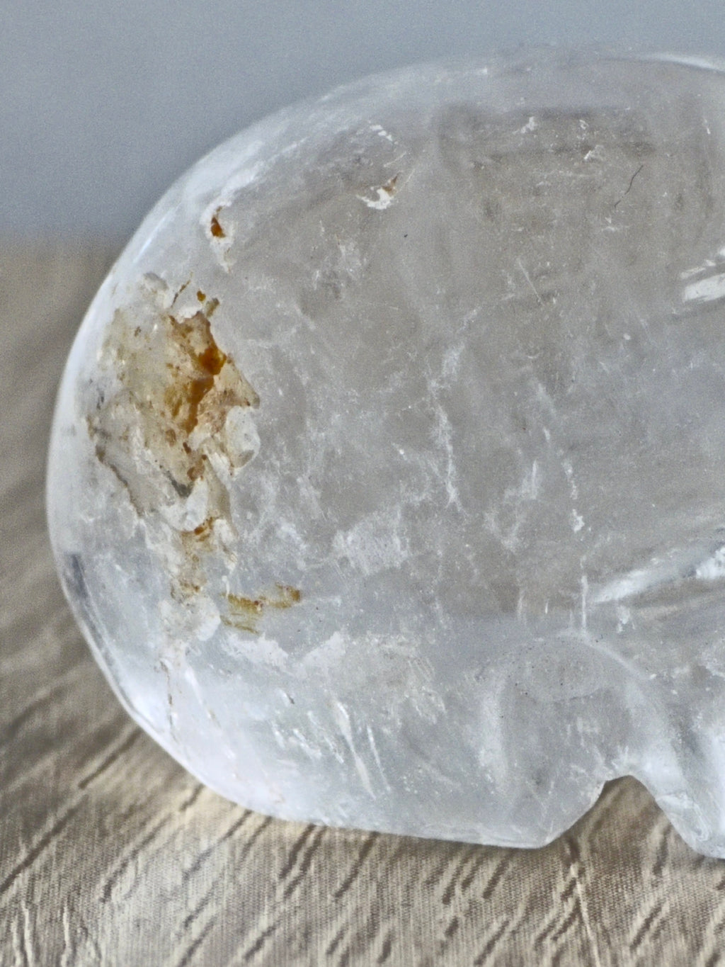 Quartz skull with iron inclusions