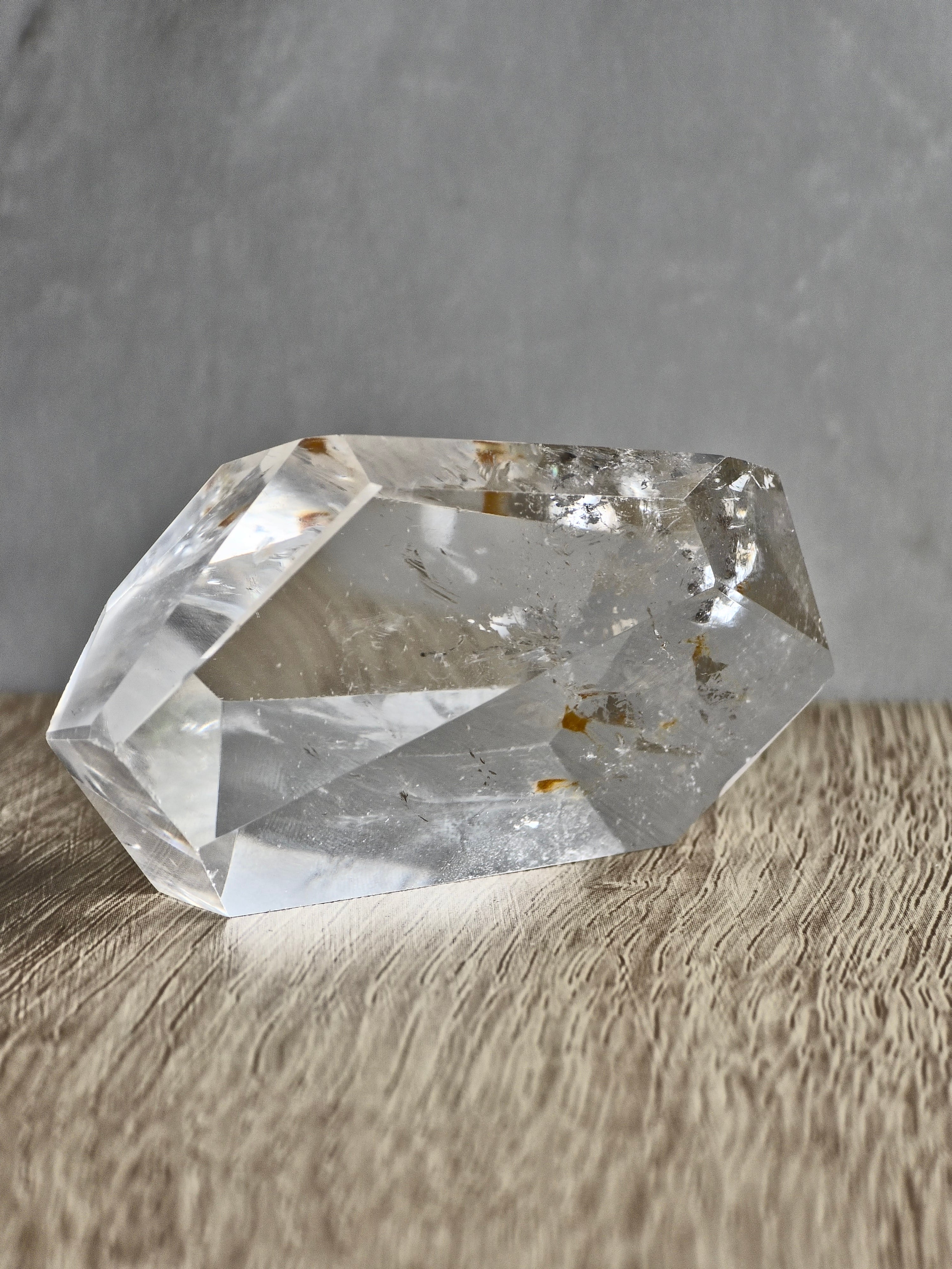 Quartz freeform with iron inclusions